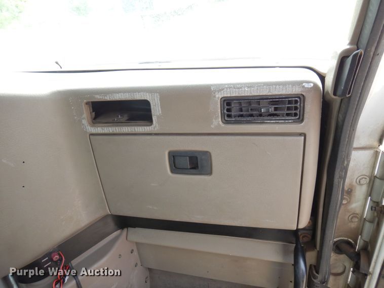 image for item MF9662 2005 International 9400i  semi truck