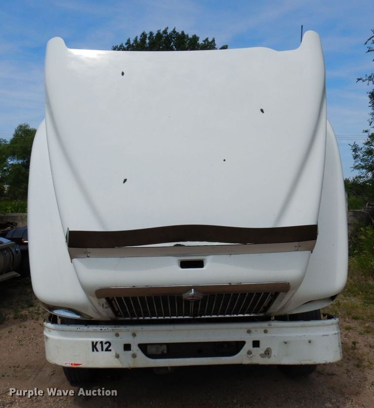 image for item MF9662 2005 International 9400i  semi truck