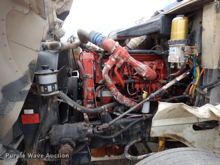 image for item MF9662 2005 International 9400i  semi truck