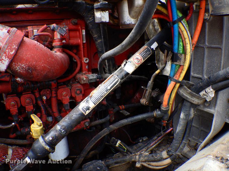 image for item MF9662 2005 International 9400i  semi truck