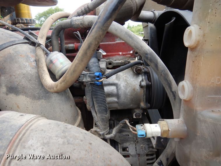 image for item MF9662 2005 International 9400i  semi truck