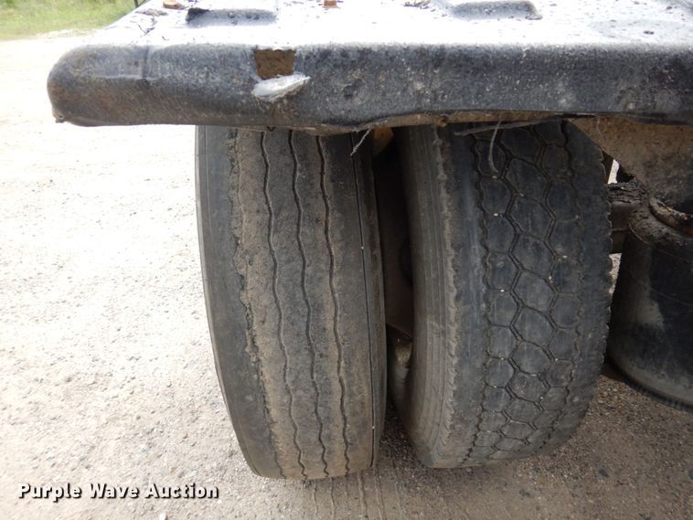 image for item MF9662 2005 International 9400i  semi truck