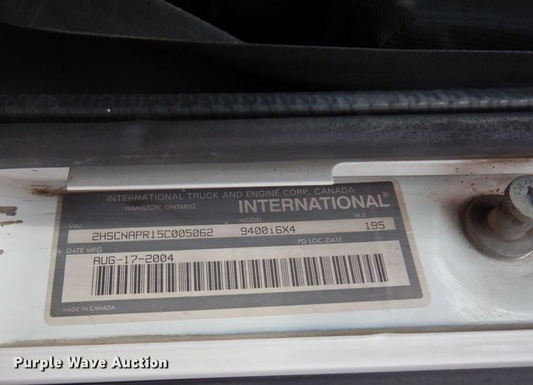 image for item MF9662 2005 International 9400i  semi truck