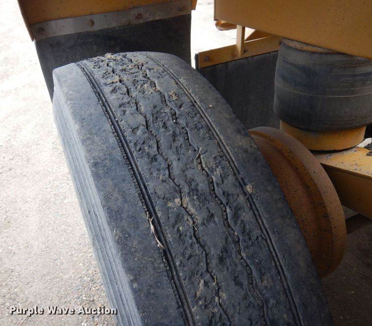 image for item MF9663 2014 Rway T4221TR1  bottom dump trailer