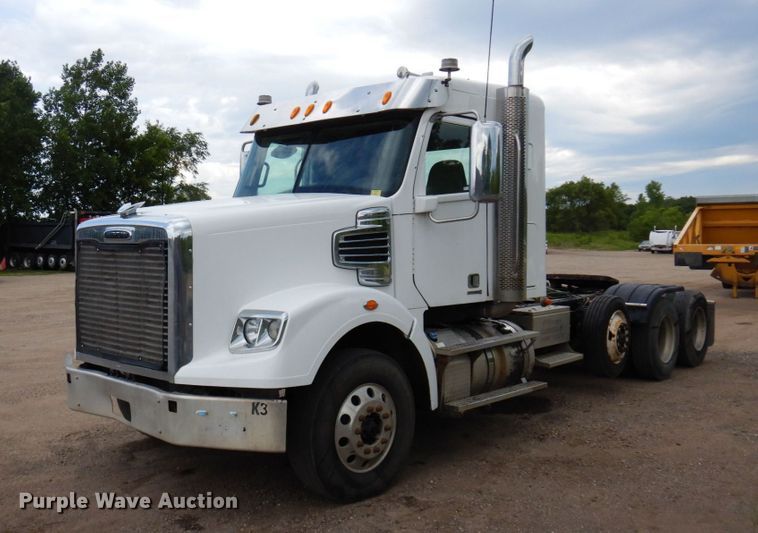 image for item MF9664 2013 Freightliner Coronado  semi truck