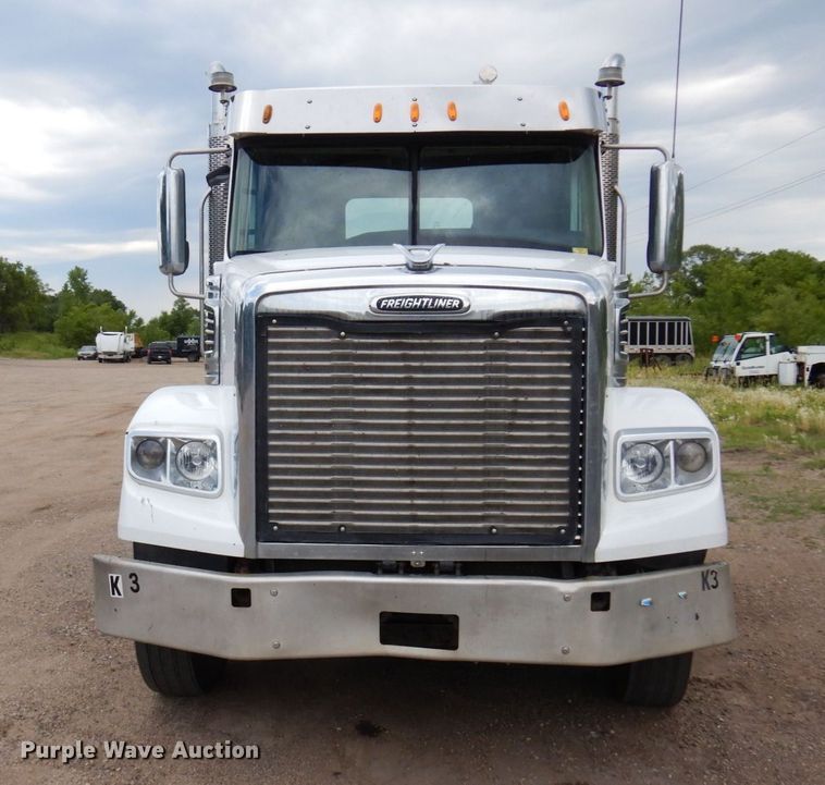 image for item MF9664 2013 Freightliner Coronado  semi truck