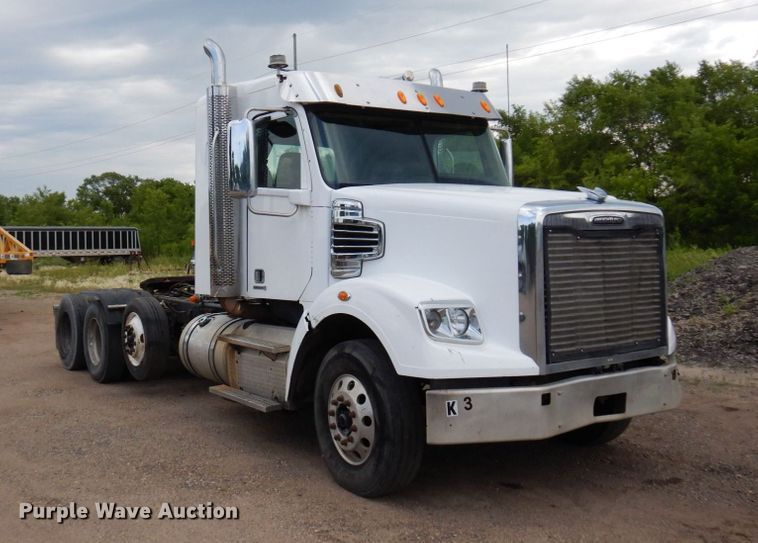 image for item MF9664 2013 Freightliner Coronado  semi truck