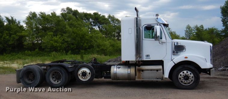 image for item MF9664 2013 Freightliner Coronado  semi truck