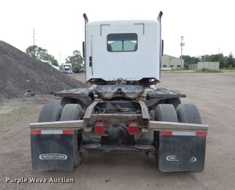 image for item MF9664 2013 Freightliner Coronado  semi truck