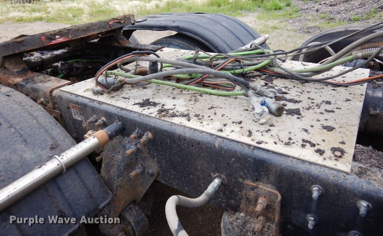 image for item MF9664 2013 Freightliner Coronado  semi truck