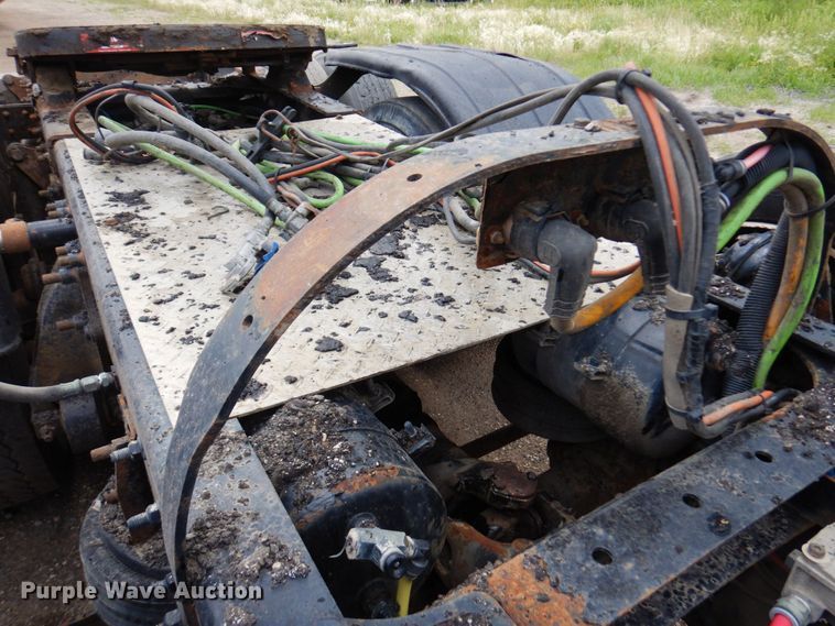 image for item MF9664 2013 Freightliner Coronado  semi truck