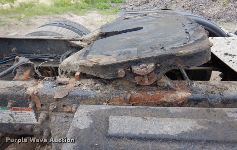 image for item MF9664 2013 Freightliner Coronado  semi truck