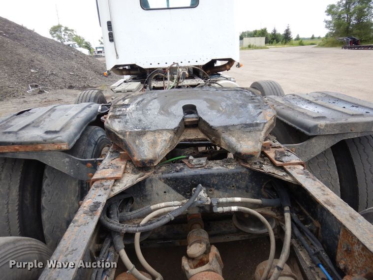 image for item MF9664 2013 Freightliner Coronado  semi truck