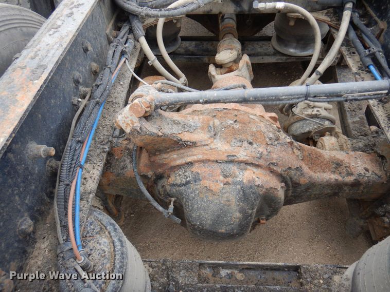 image for item MF9664 2013 Freightliner Coronado  semi truck