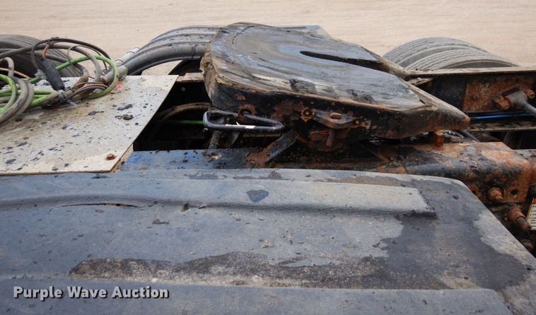 image for item MF9664 2013 Freightliner Coronado  semi truck