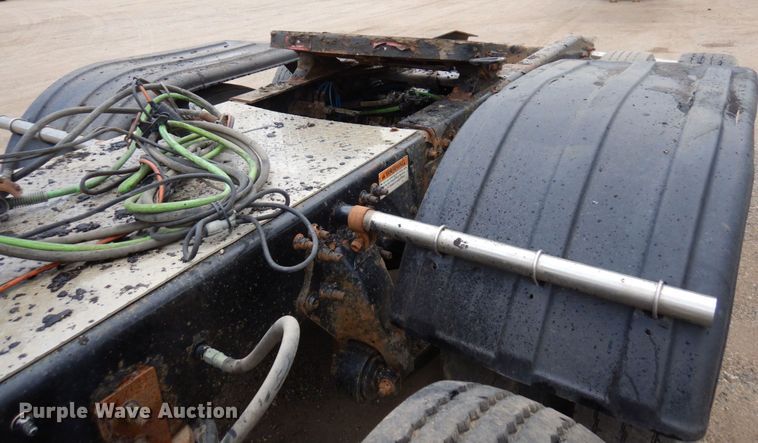 image for item MF9664 2013 Freightliner Coronado  semi truck