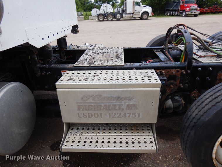 image for item MF9664 2013 Freightliner Coronado  semi truck