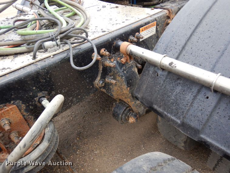 image for item MF9664 2013 Freightliner Coronado  semi truck