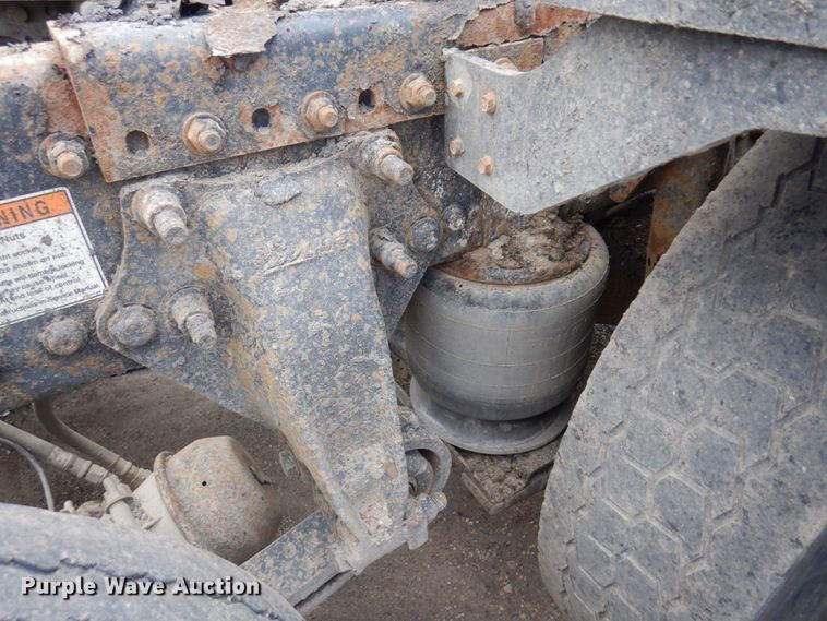 image for item MF9664 2013 Freightliner Coronado  semi truck