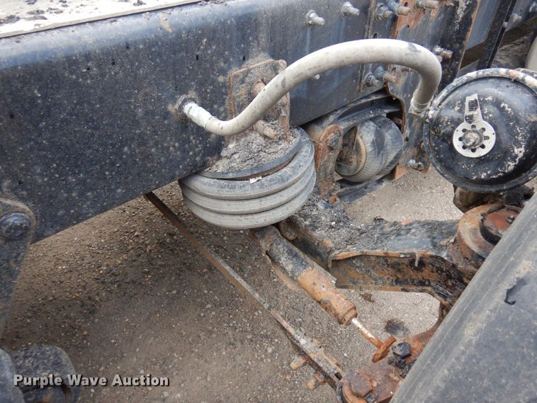 image for item MF9664 2013 Freightliner Coronado  semi truck