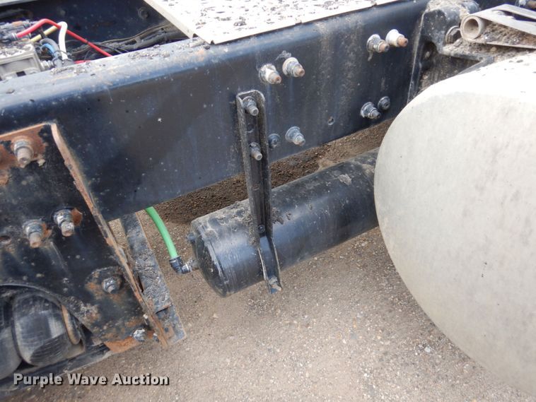 image for item MF9664 2013 Freightliner Coronado  semi truck