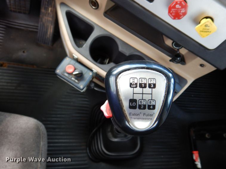 image for item MF9664 2013 Freightliner Coronado  semi truck