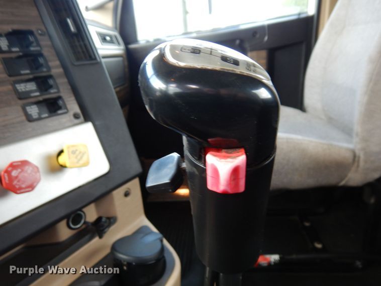 image for item MF9664 2013 Freightliner Coronado  semi truck