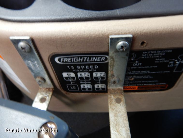 image for item MF9664 2013 Freightliner Coronado  semi truck