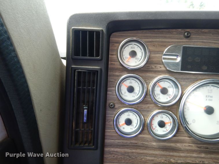 image for item MF9664 2013 Freightliner Coronado  semi truck