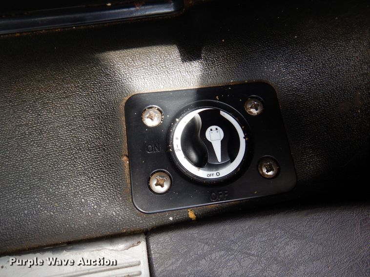 image for item MF9664 2013 Freightliner Coronado  semi truck