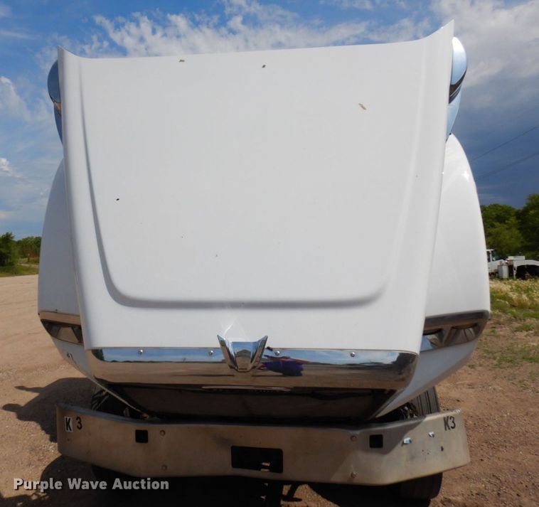 image for item MF9664 2013 Freightliner Coronado  semi truck