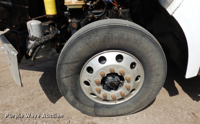 image for item MF9664 2013 Freightliner Coronado  semi truck