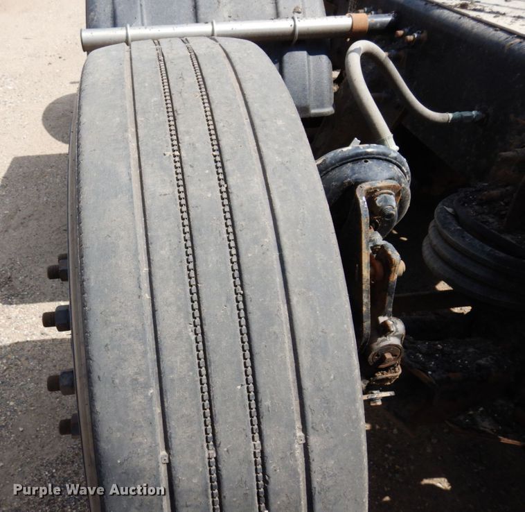 image for item MF9664 2013 Freightliner Coronado  semi truck