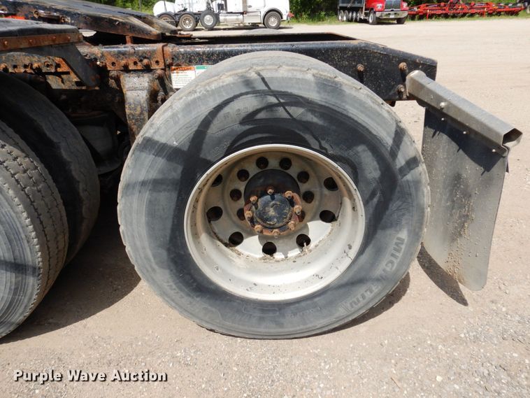 image for item MF9664 2013 Freightliner Coronado  semi truck