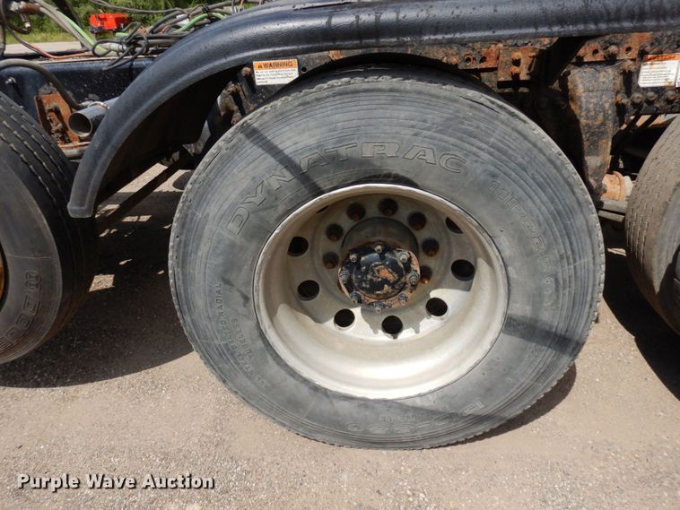 image for item MF9664 2013 Freightliner Coronado  semi truck