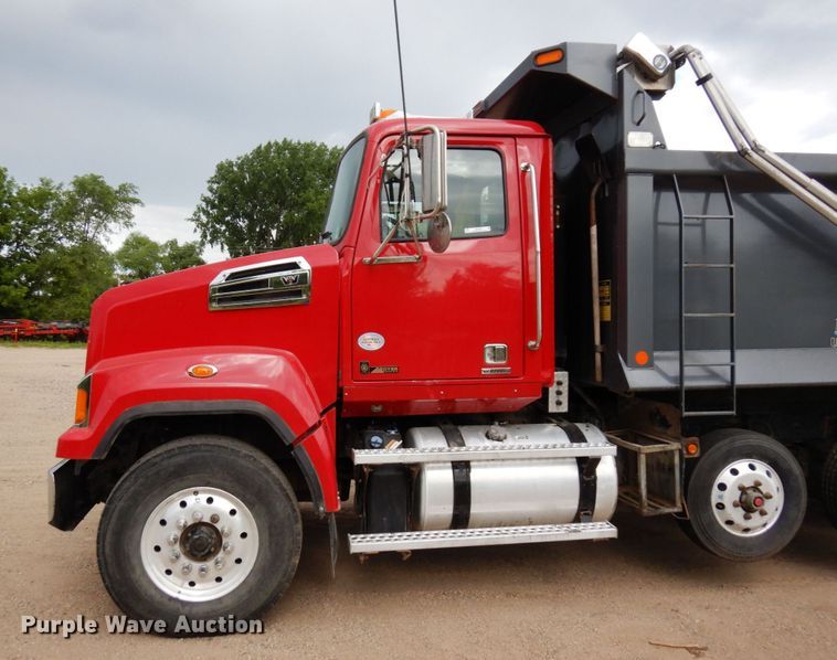 image for item MF9666 2017 Western Star 4700SF  dump truck