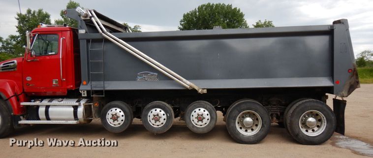 image for item MF9666 2017 Western Star 4700SF  dump truck
