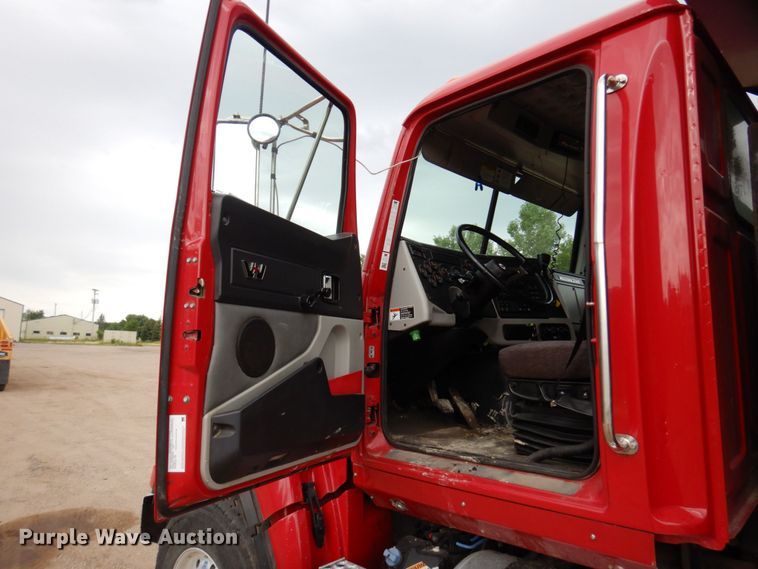 image for item MF9666 2017 Western Star 4700SF  dump truck