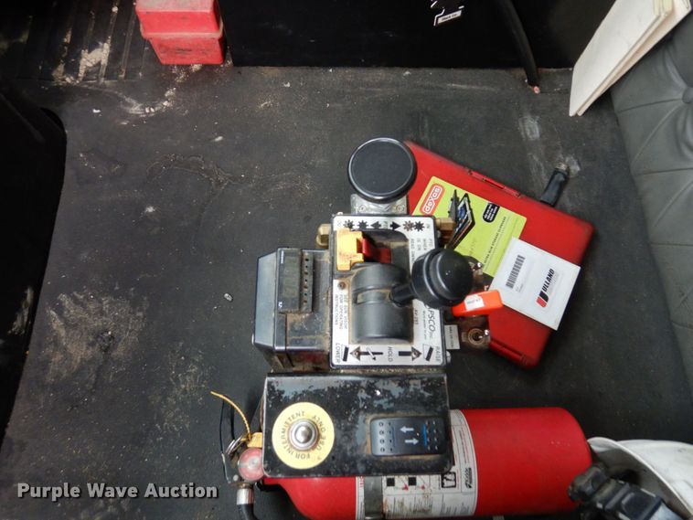 image for item MF9666 2017 Western Star 4700SF  dump truck