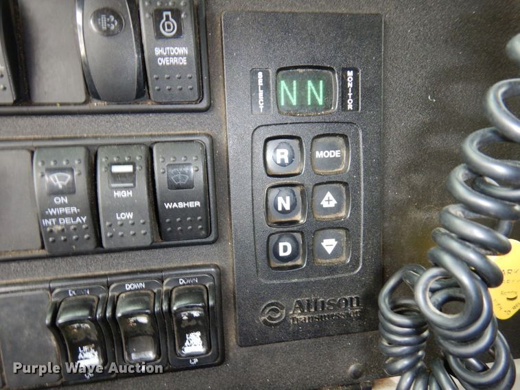 image for item MF9666 2017 Western Star 4700SF  dump truck