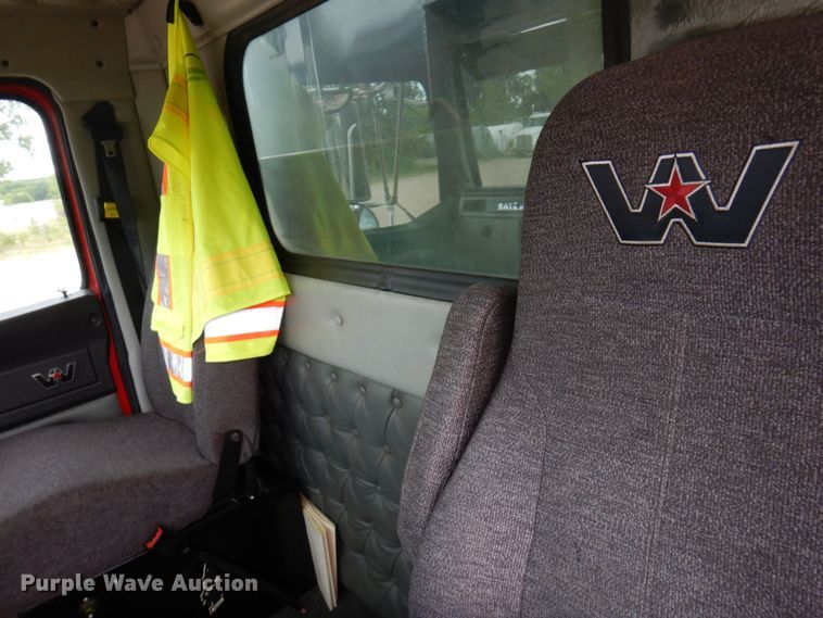 image for item MF9666 2017 Western Star 4700SF  dump truck