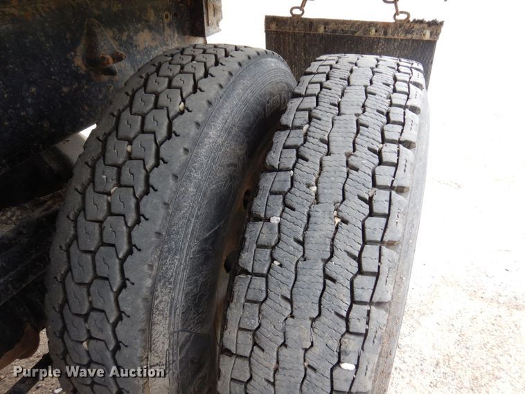 image for item MF9666 2017 Western Star 4700SF  dump truck