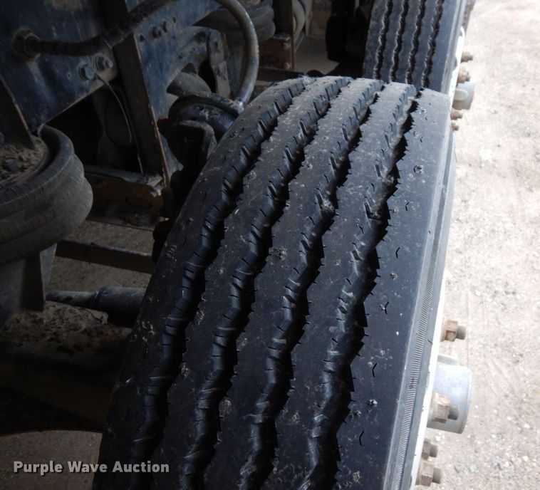 image for item MF9666 2017 Western Star 4700SF  dump truck