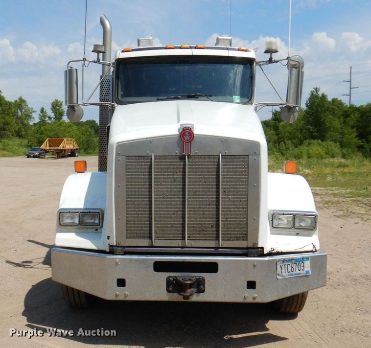 image for item MF9668 2016 Kenworth T800  semi truck