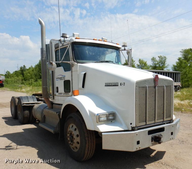 image for item MF9668 2016 Kenworth T800  semi truck