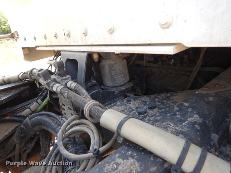 image for item MF9668 2016 Kenworth T800  semi truck