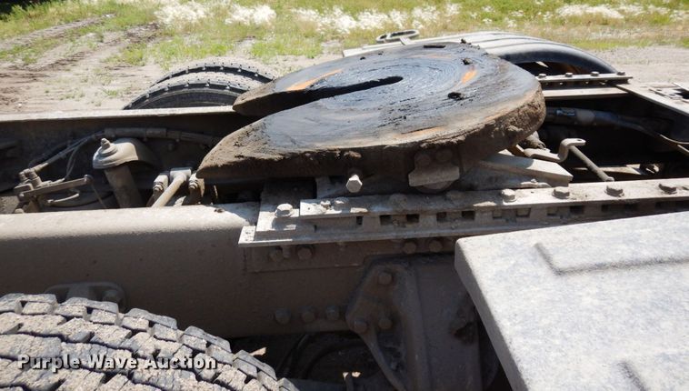 image for item MF9668 2016 Kenworth T800  semi truck