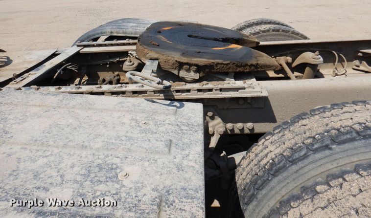 image for item MF9668 2016 Kenworth T800  semi truck