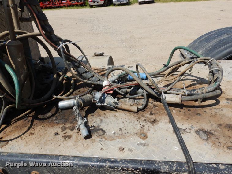 image for item MF9668 2016 Kenworth T800  semi truck