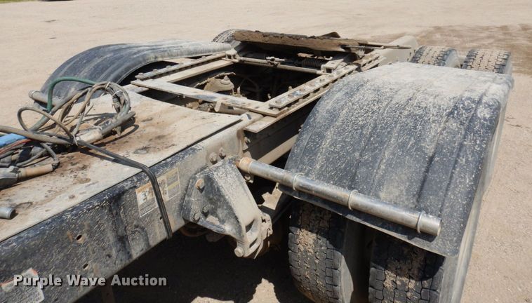 image for item MF9668 2016 Kenworth T800  semi truck